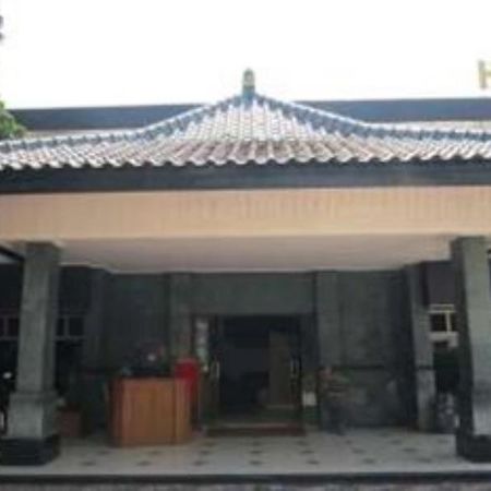 Mutiara Hotel Malang Exterior photo